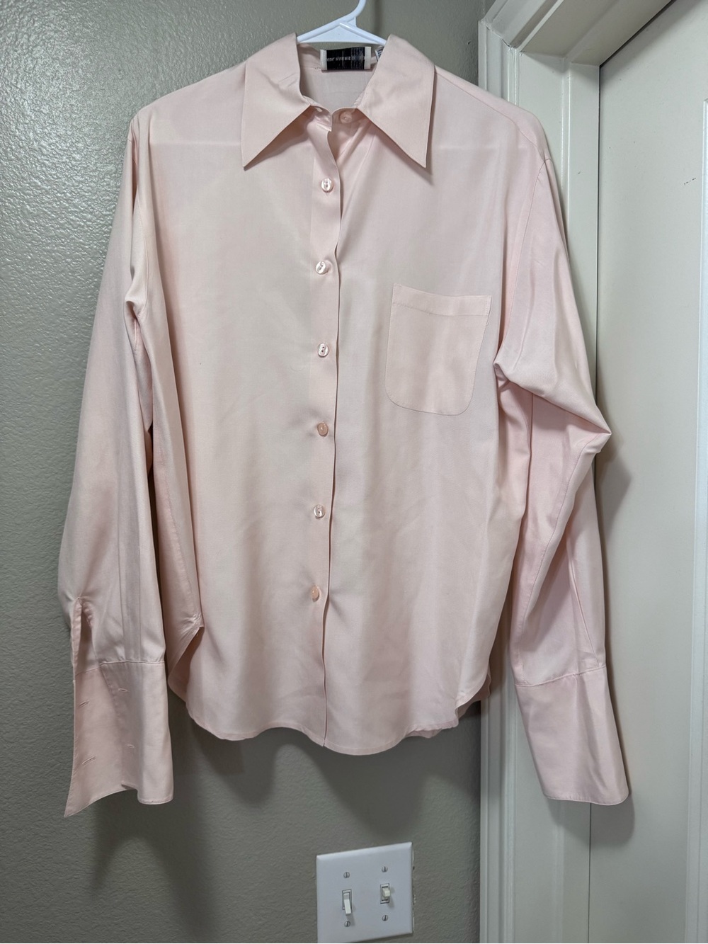 100%s SILK Women's Pale Pink Button-Down Shirt with Chest Pocket
